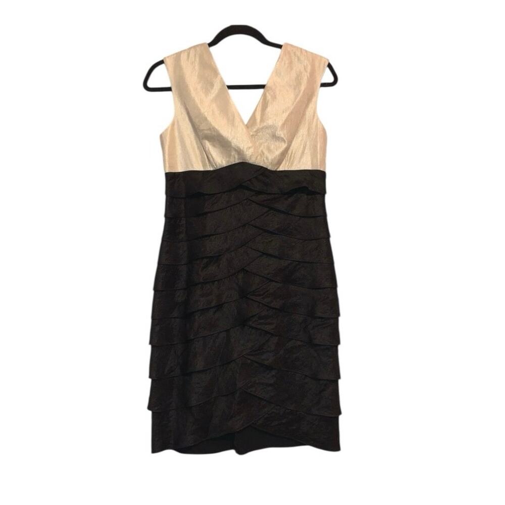 Willow Glenn New‎ York Black & Champagne Tiered Cocktail Dress Sleeveless V-Neck